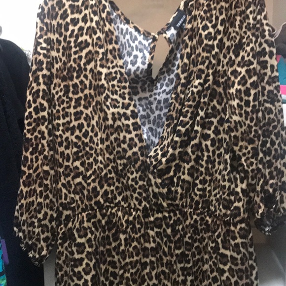 Torrid leopard romper size 2 - Picture 2 of 4